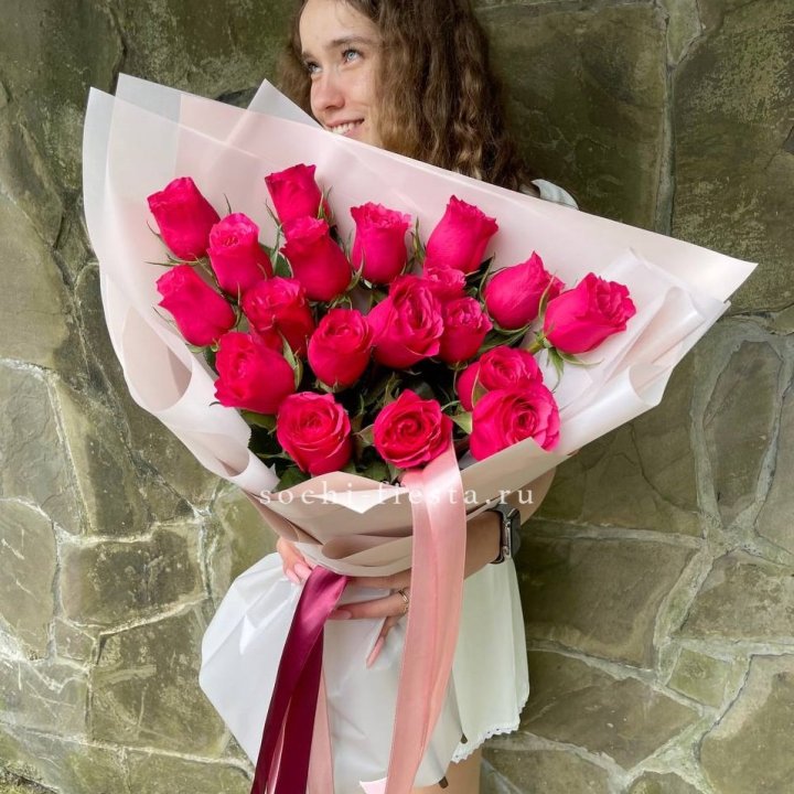 19 алых роз в Липецке