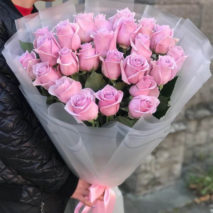 25 высоких розовых роз в Липецке