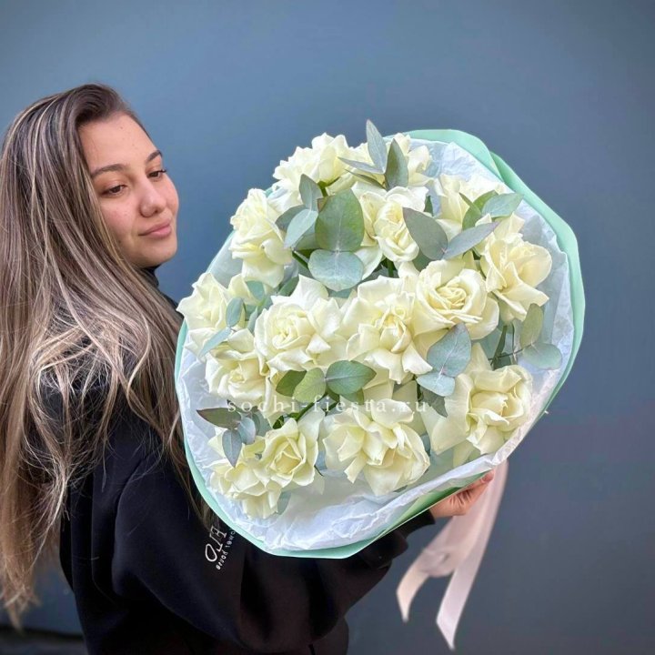 15 Белых французских роз "Ноте бьянка" в Липецке