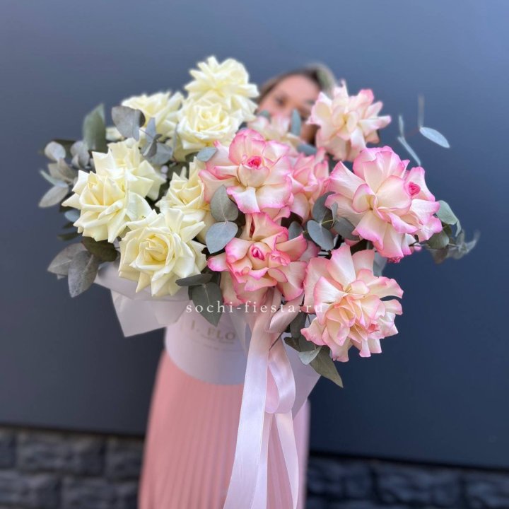 15 Французских роз в боксе в Липецке