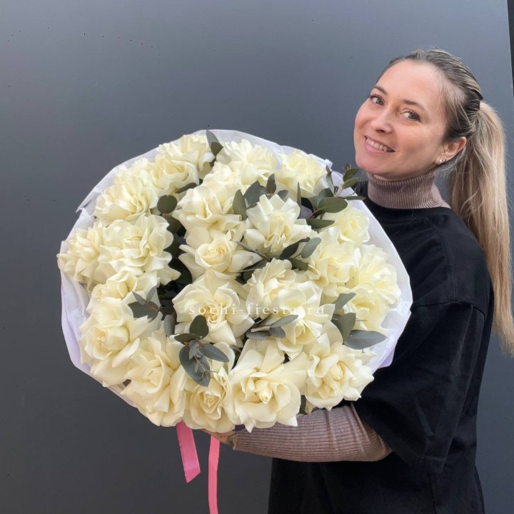 25 Белых французских роз Вайт найс в Липецке