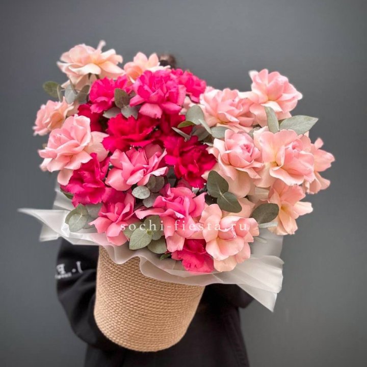 23 Французские розы Микс в боксе в Липецке