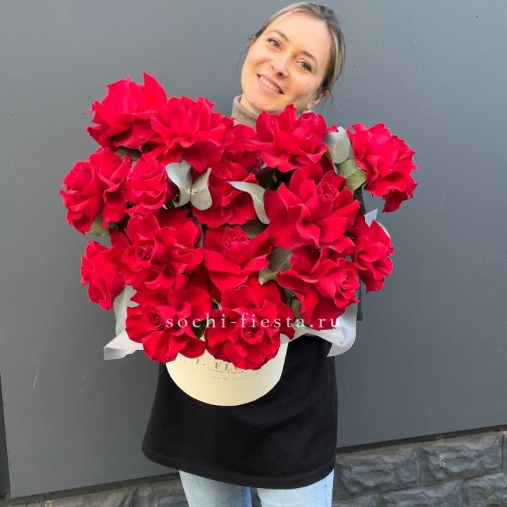 17 Французских роз в боксе в Липецке