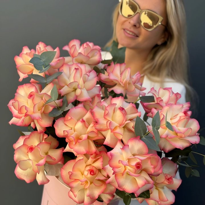 15 французских  роз Джумилия в боксе в Липецке