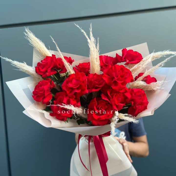 15 Красных французских розы в Липецке