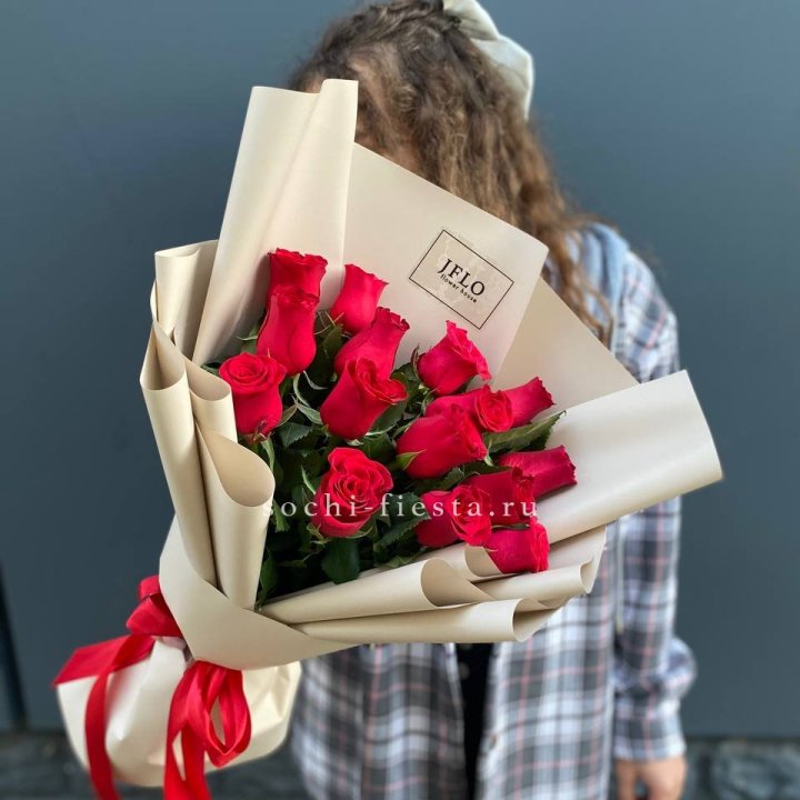15 красных роз в Липецке