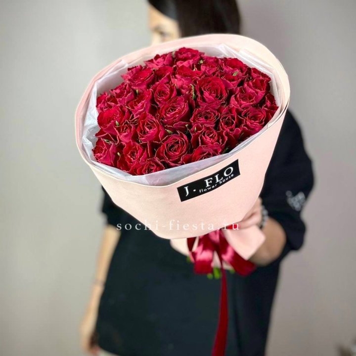 35 кенийских роз в Липецке