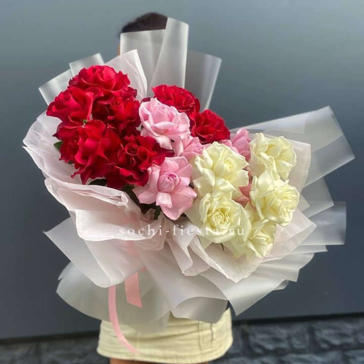 Микс из 17 роз в Липецке