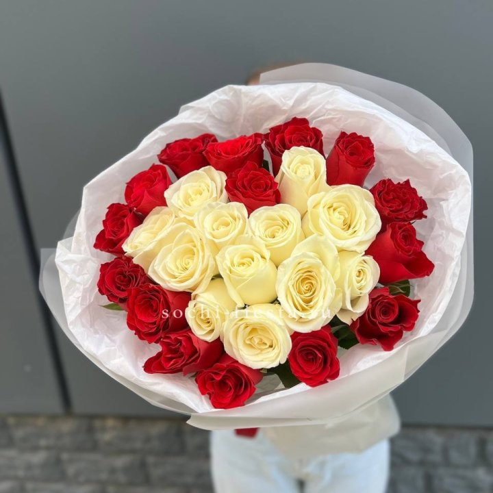 27 роз микс в Липецке