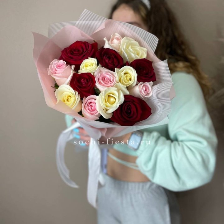 15 роз "Карусель" в Липецке