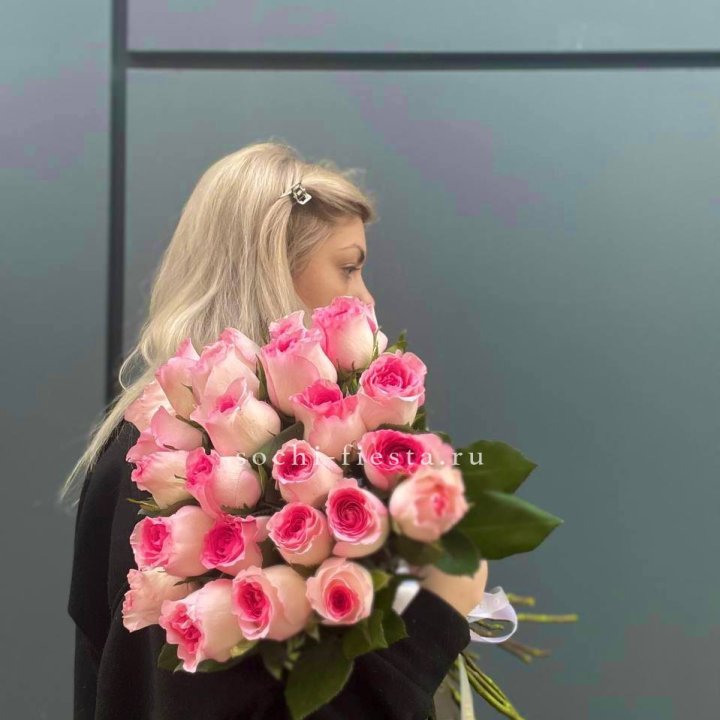  25 розовых роз в Липецке