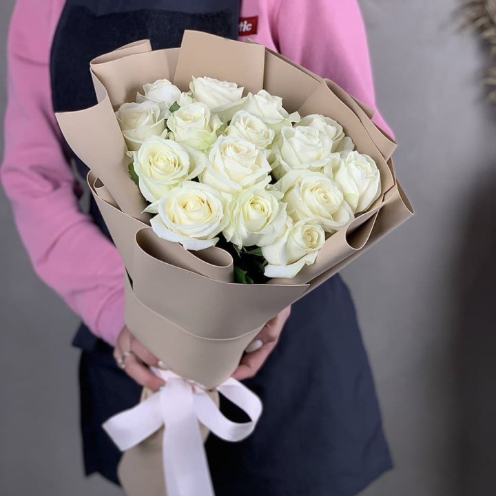 15 белых роз миракли в Липецке