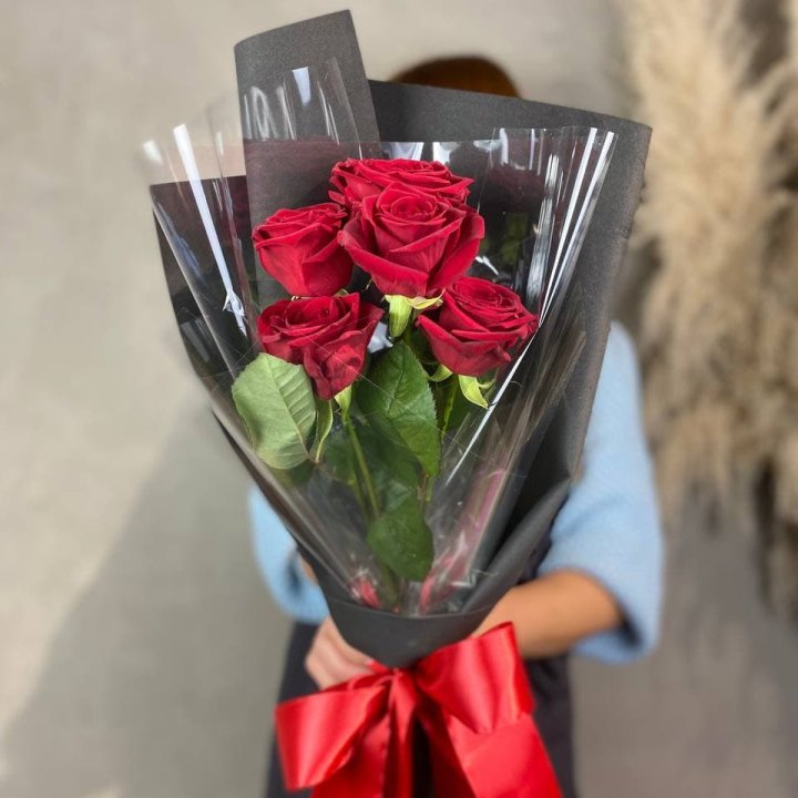 5 роз ред наоми в Липецке