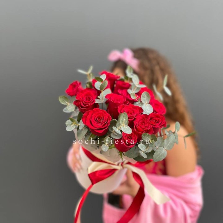 15 Красных роз в боксе №2 в Липецке