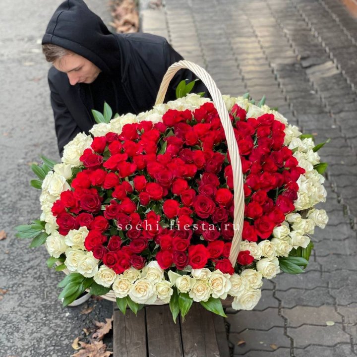 201  роза в корзине   в Липецке