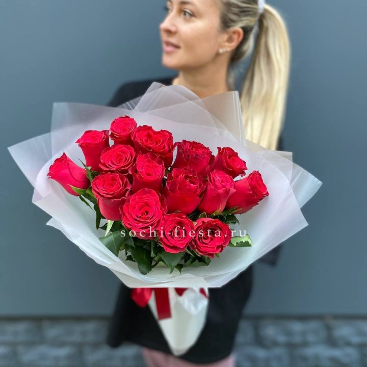 Букет из 15 красных роз  в Липецке