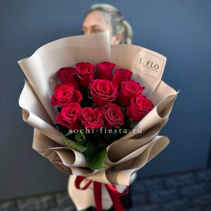 Букет красных роз "Наоми" в Липецке