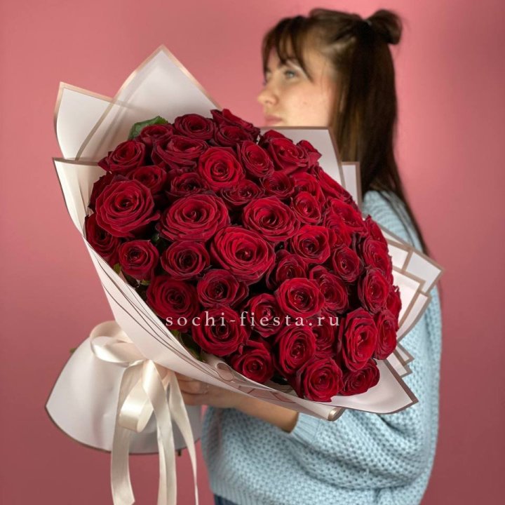 51 красная роза "Лавели" в Липецке