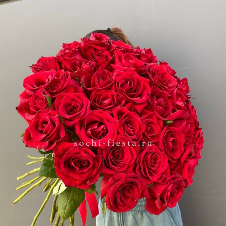 35 красных роз под ленту в Липецке