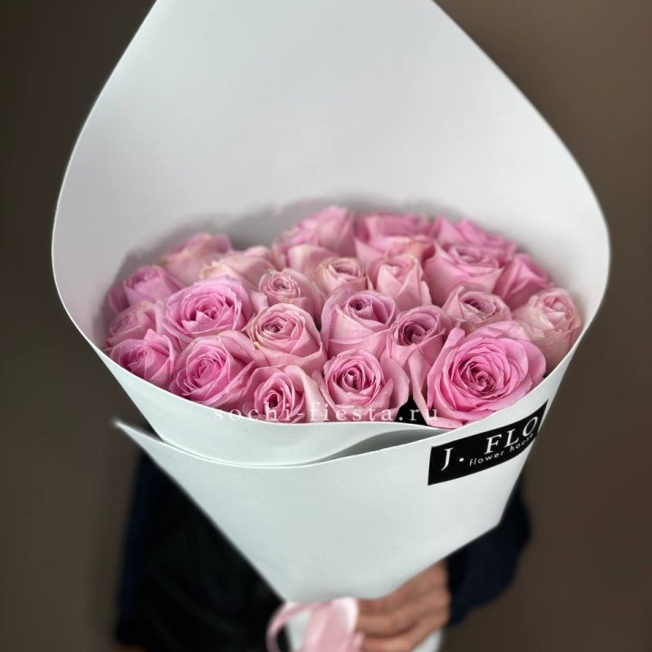 25 розовых роз в Липецке