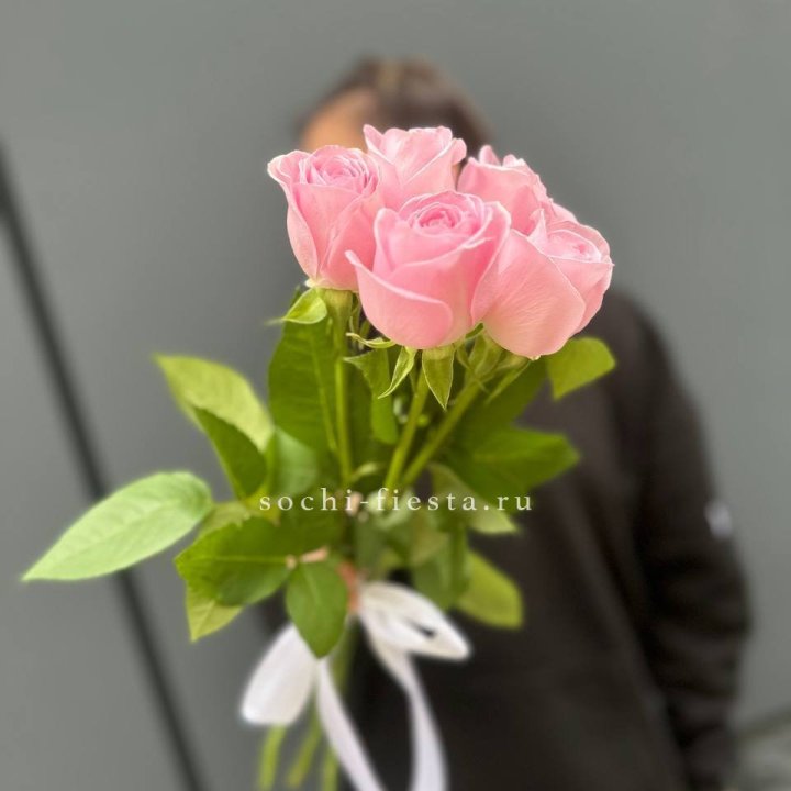 Букет 5 розовых роз  в Липецке