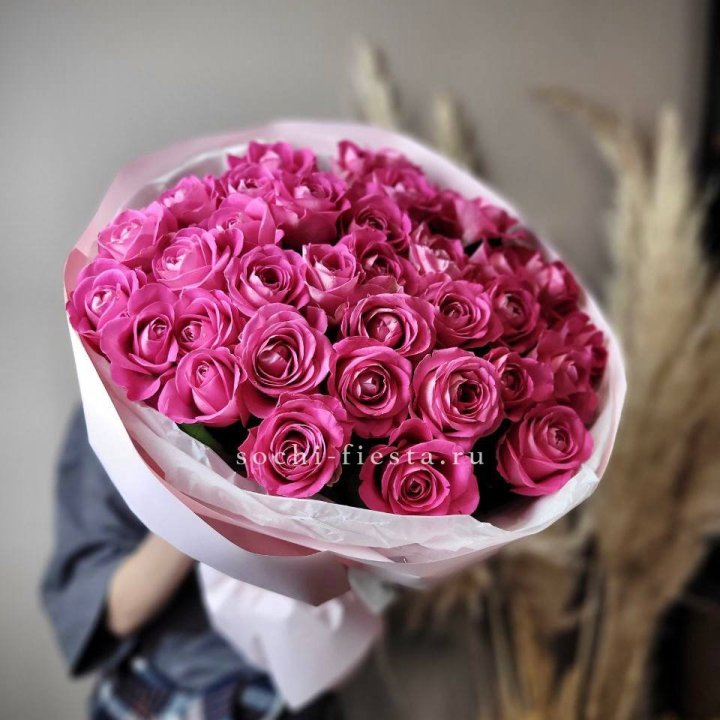 35 розовых роз  в Липецке