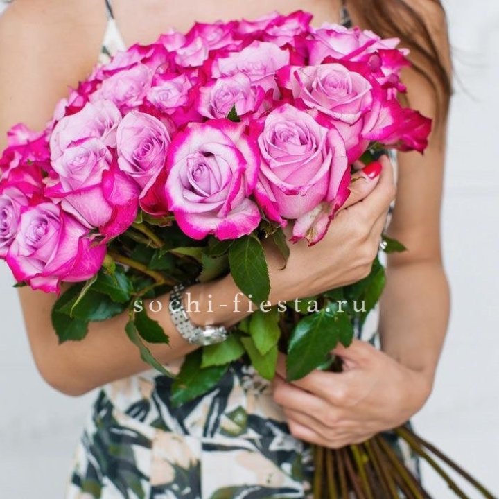 Букет высоких роз Ди перпел в Липецке