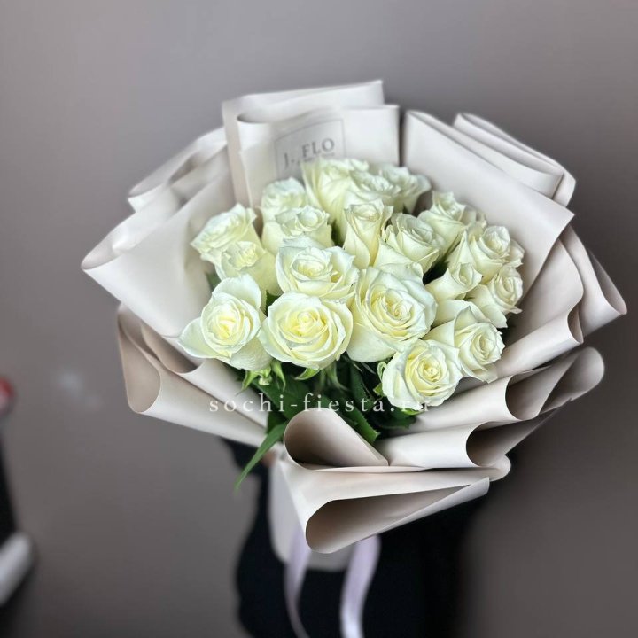 19 белых роз  в Липецке