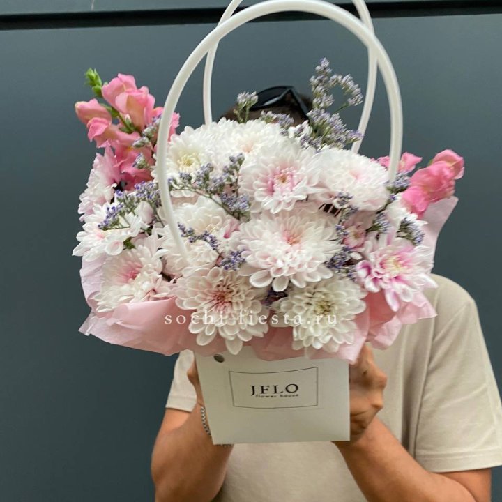 Сумочка из стойких цветов  в Липецке