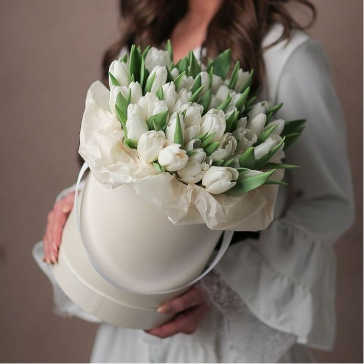 Тюльпаны в цилиндре  в Липецке