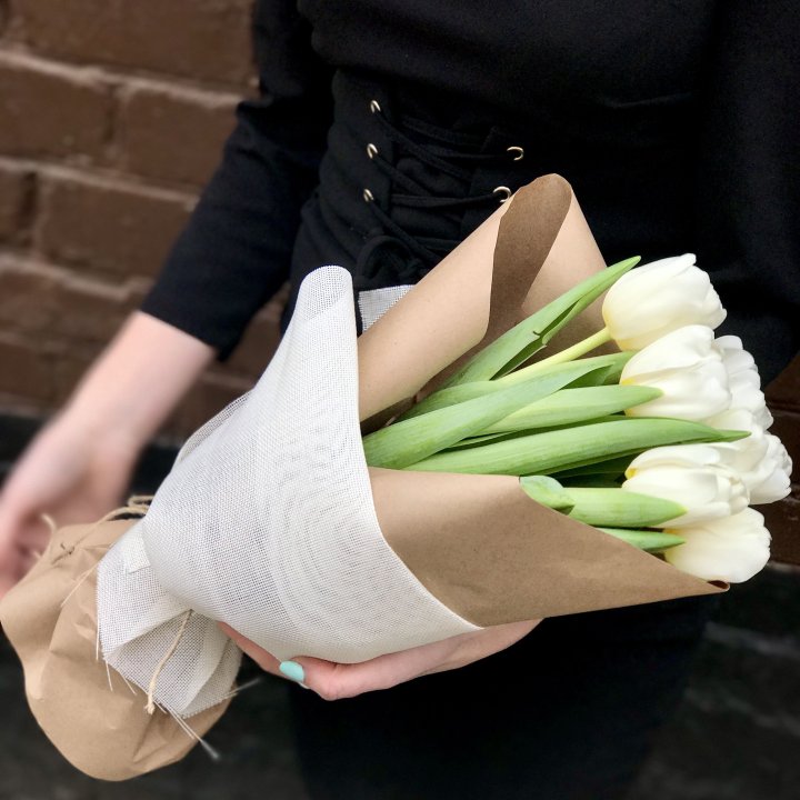 Букет белых тюльпанов в Липецке