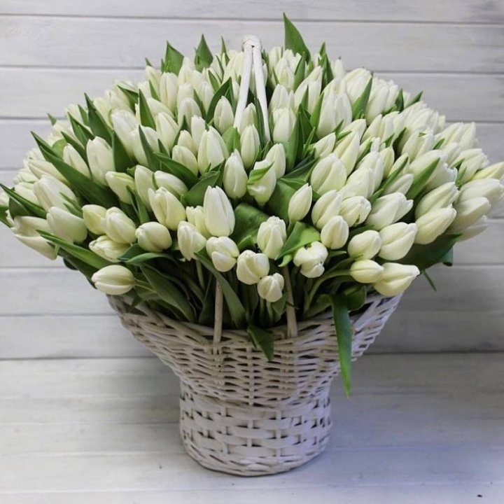 Корзина из 151 тюльпана в Липецке